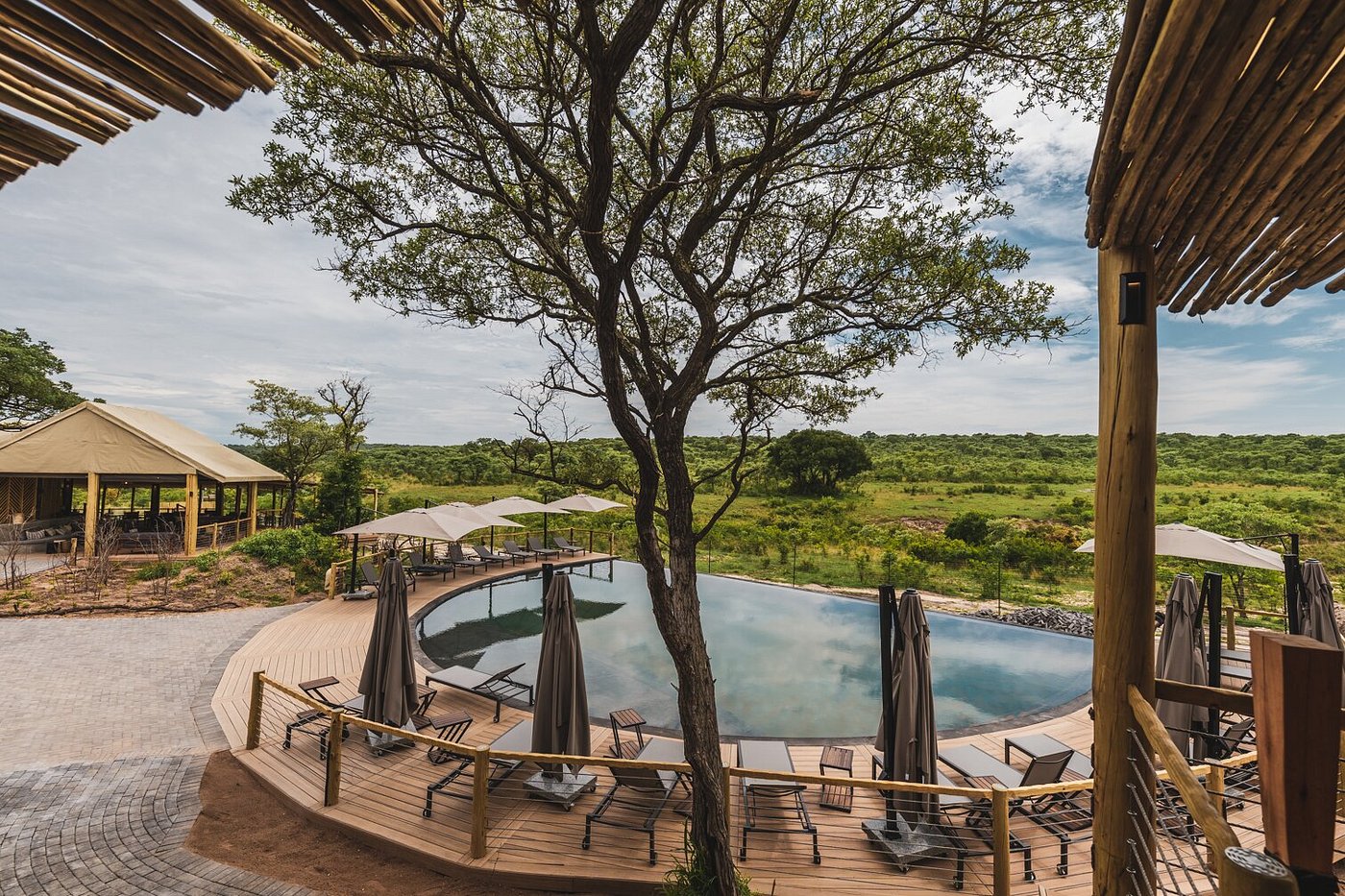 signature-infinity-pool
